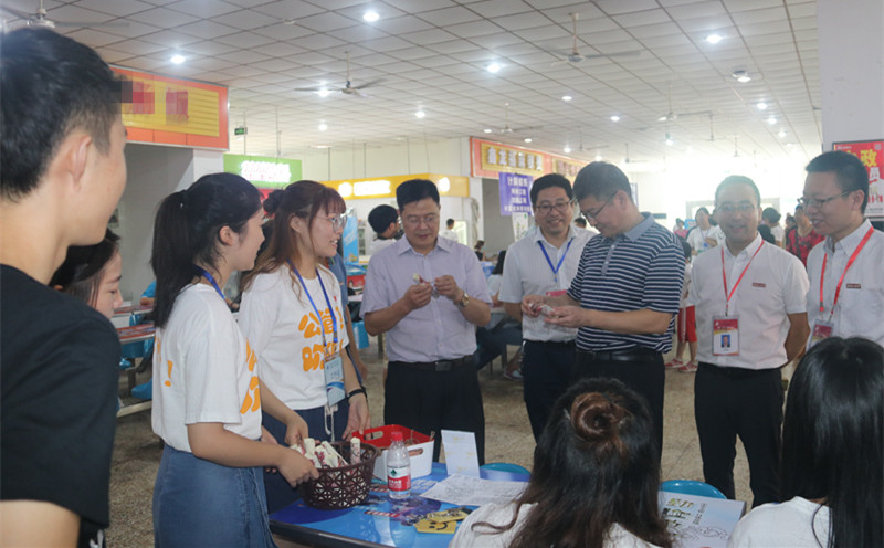 2上午领导现场 丁嘉杰_副本.jpg